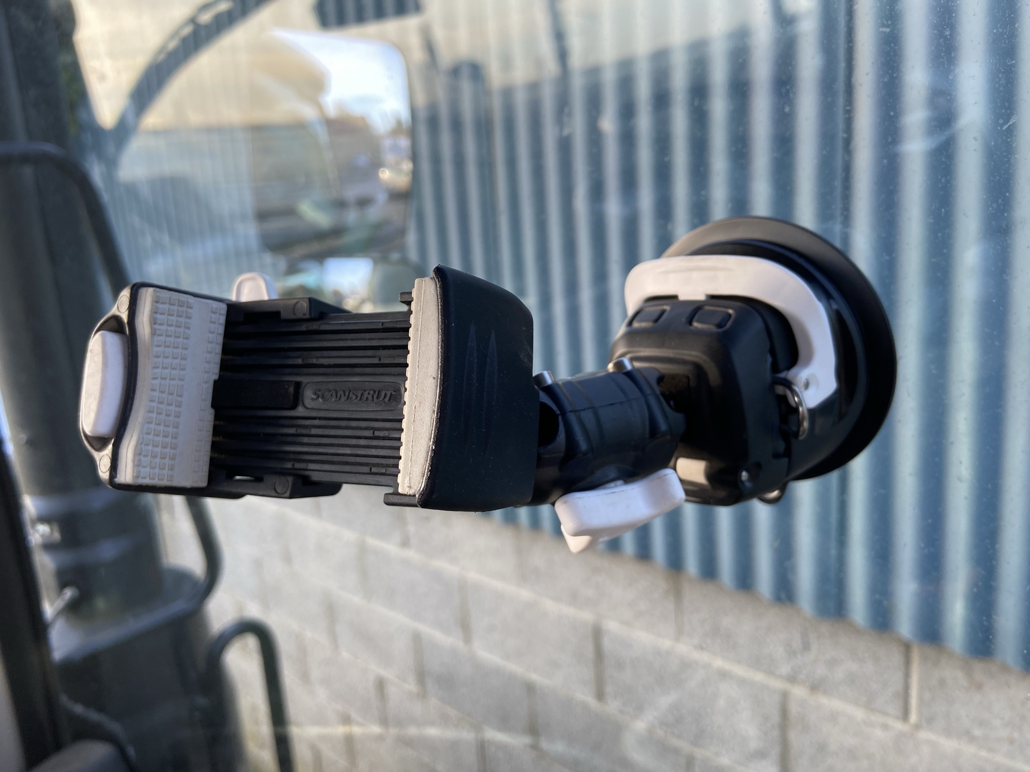 iPhone and iPad Clamp & Bracket - Scanstrut Rokk Mini - Image 7