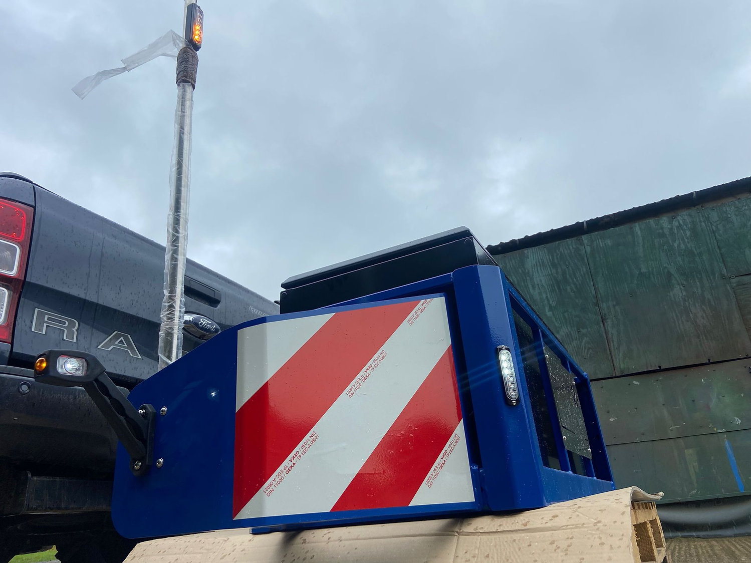 Compact Front Box with Safety Wings - Image 6