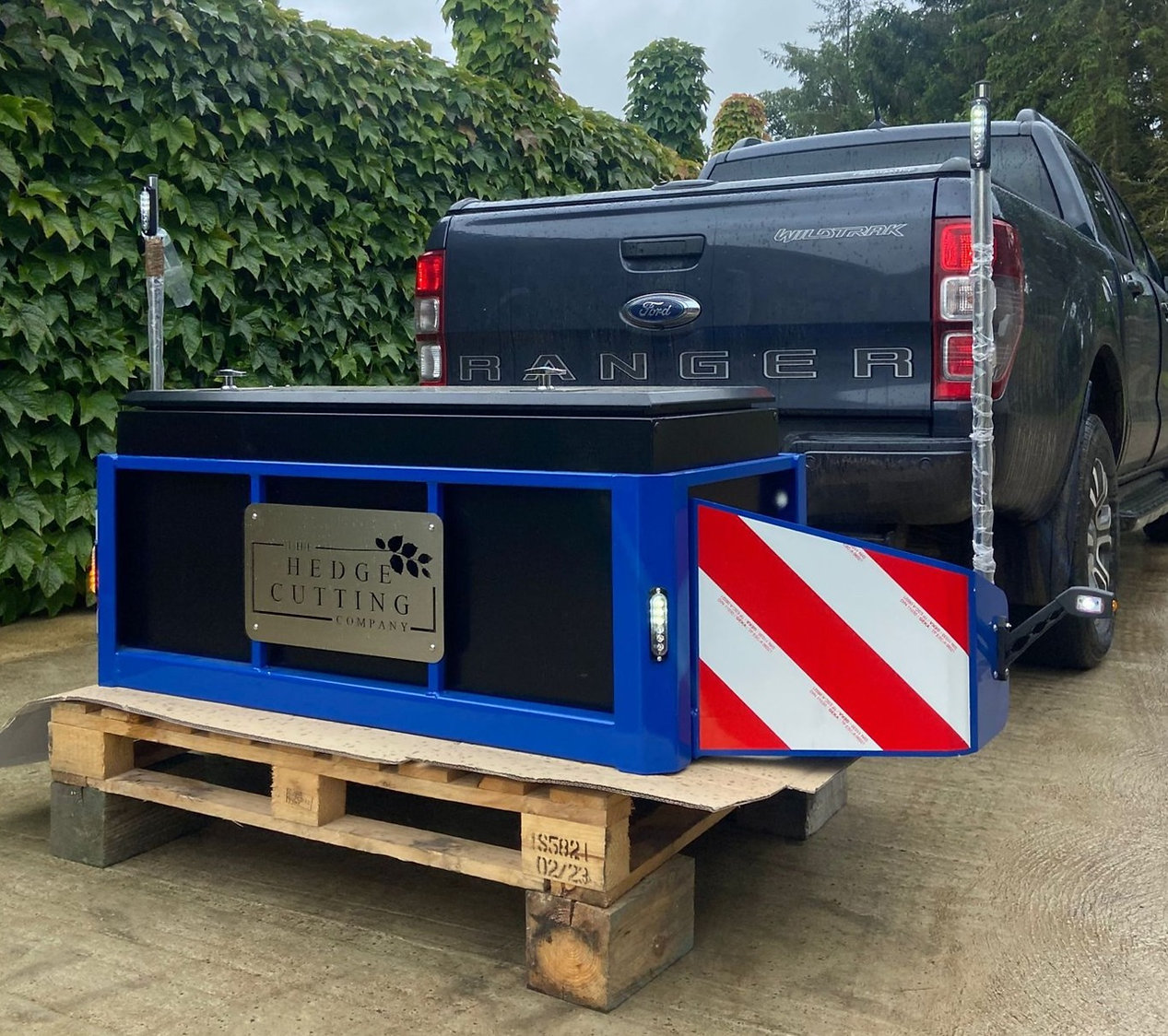 Compact Front Box with Safety Wings - Image 5