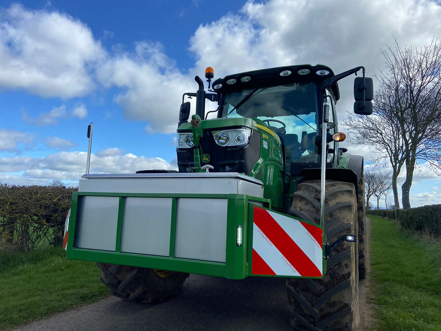 Compact Front Box with Safety Wings - Image 3