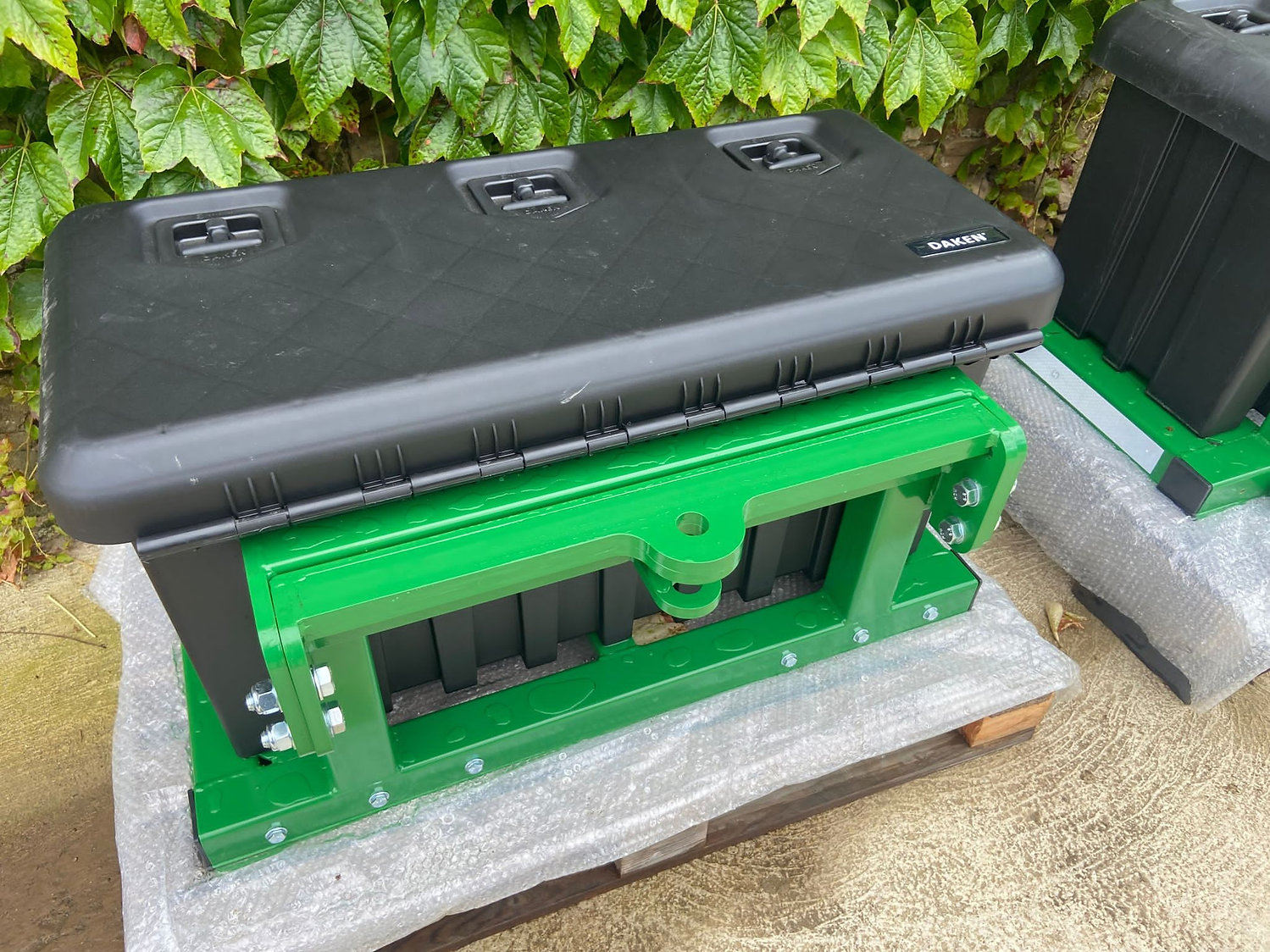 Tombstone Compact Front Box - Image 4